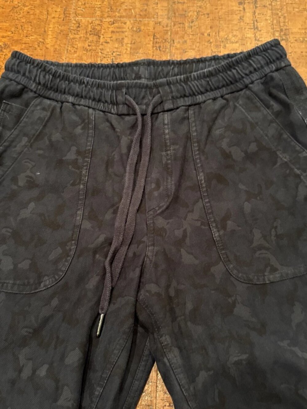 Athleta Women’s 8 Blue Printed Farallon Stratum Camo Jogger - Picture 3 of 7
